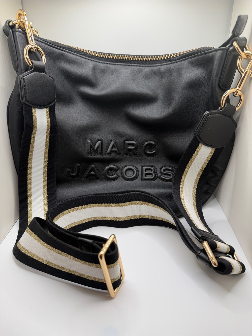 Marc Jacob’s black leather crossbody ghw